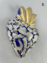 Cargar imagen en el visor de la galería, Corazones Azul / Blue Hearts