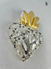 Cargar imagen en el visor de la galería, Corazones Blanco / White Hearts