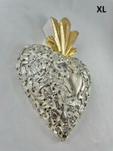 Cargar imagen en el visor de la galería, Corazones Blanco / White Hearts