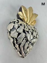 Cargar imagen en el visor de la galería, Corazones Negro / Black Hearts