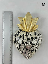 Cargar imagen en el visor de la galería, Corazones Negro / Black Hearts