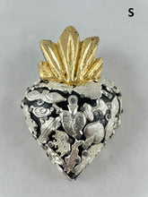 Cargar imagen en el visor de la galería, Corazones Negro / Black Hearts