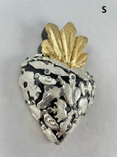 Cargar imagen en el visor de la galería, Corazones Negro / Black Hearts