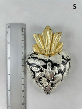 Cargar imagen en el visor de la galería, Corazones Negro / Black Hearts